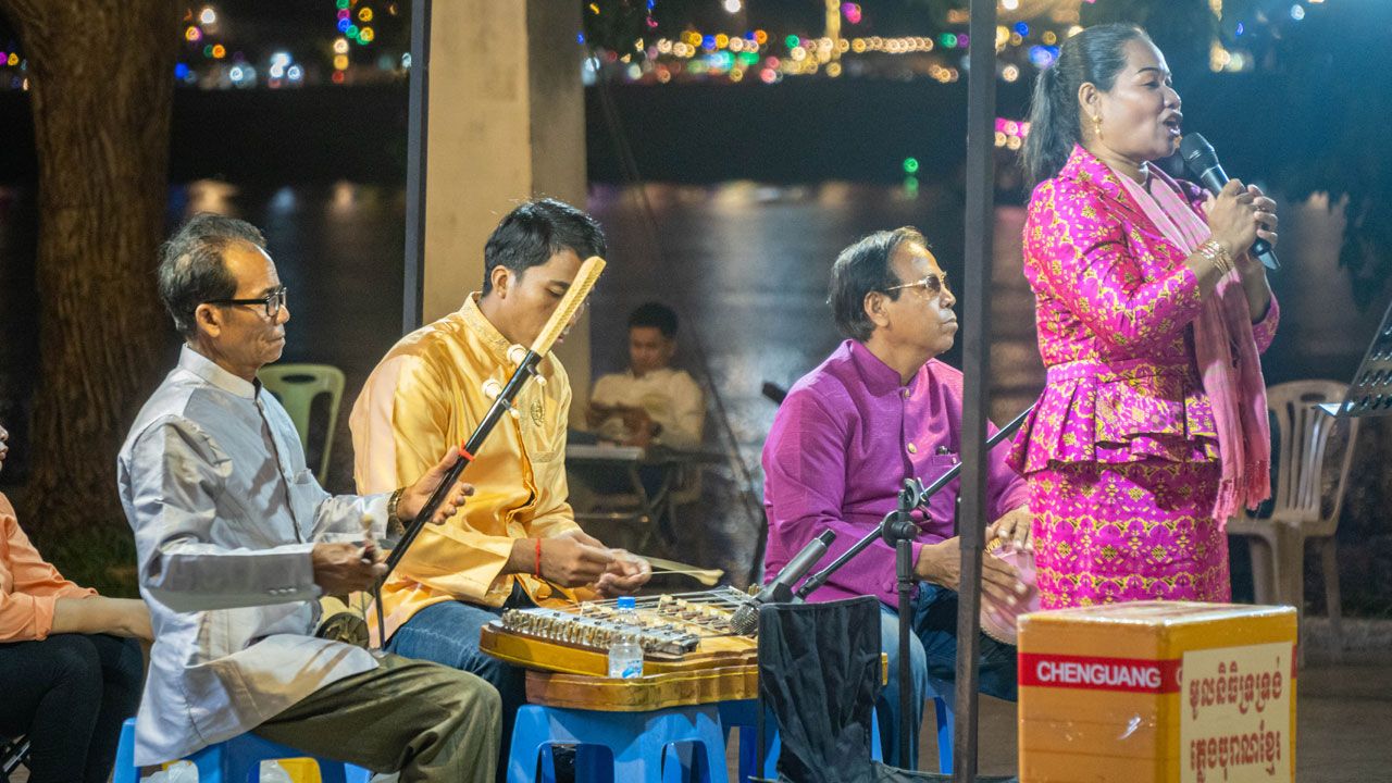 Phnom-Penh-Walk-Street2.jpg