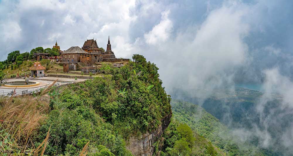 bokor-mountain-in-kampot2812.jpeg