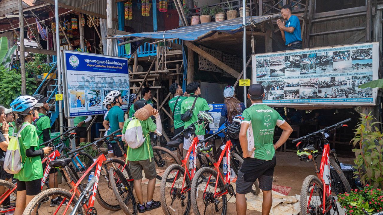 siem-reaper-cycling-team4.jpg