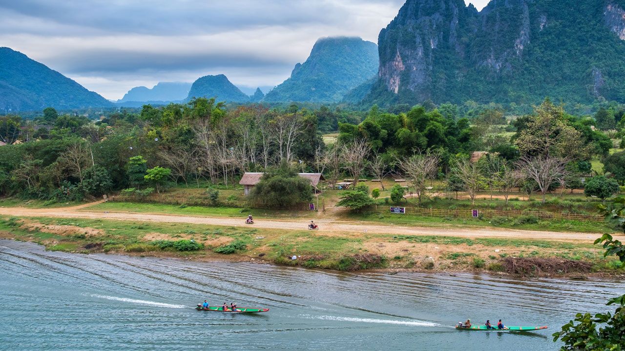 visit-laos03.jpg